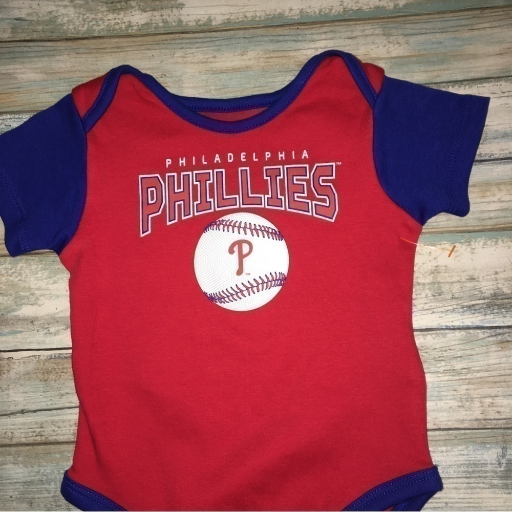 Philadelphia Phillies Baby Onesie 12M Red MLB Baseball Bodysuit - Picture 2 of 4